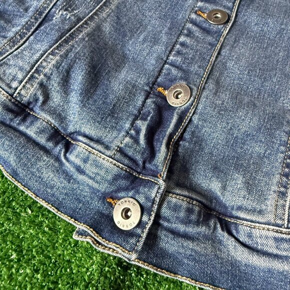 Torrid Women’s Classic Trucker Denim Jean Jacket Blue Essential Timeless Size 00 - Picture 5 of 14